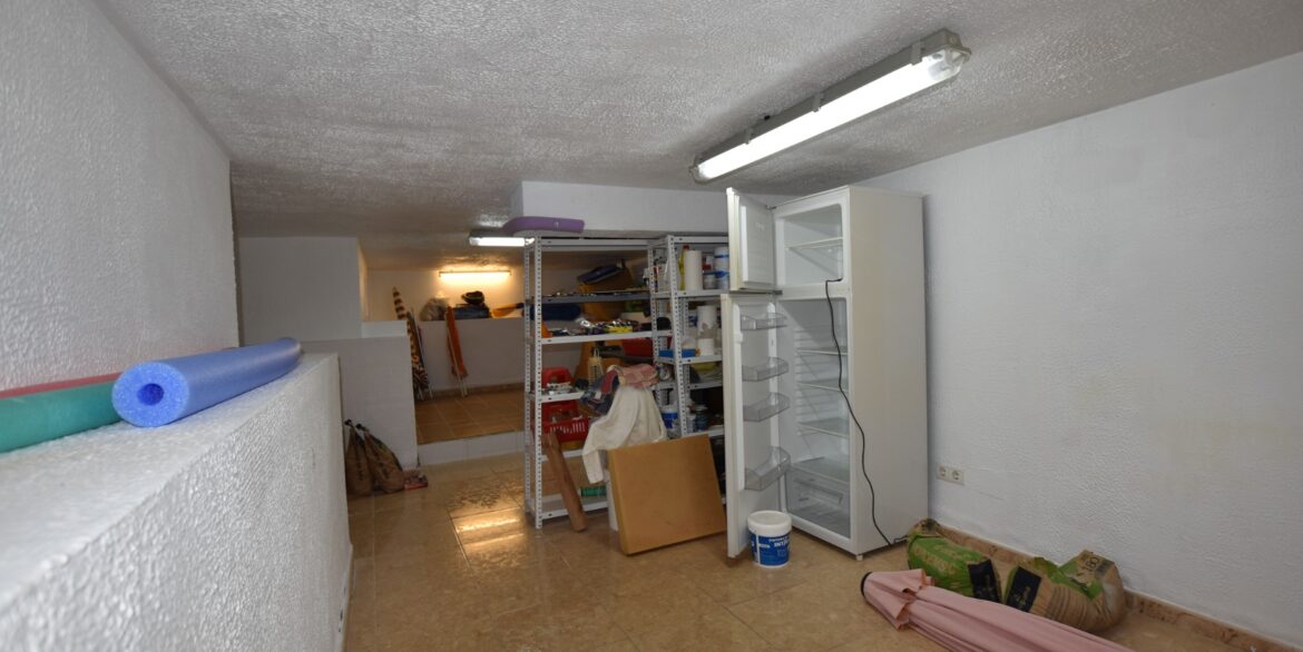 o_1jb0egti11b2mtusb7vitm14n182