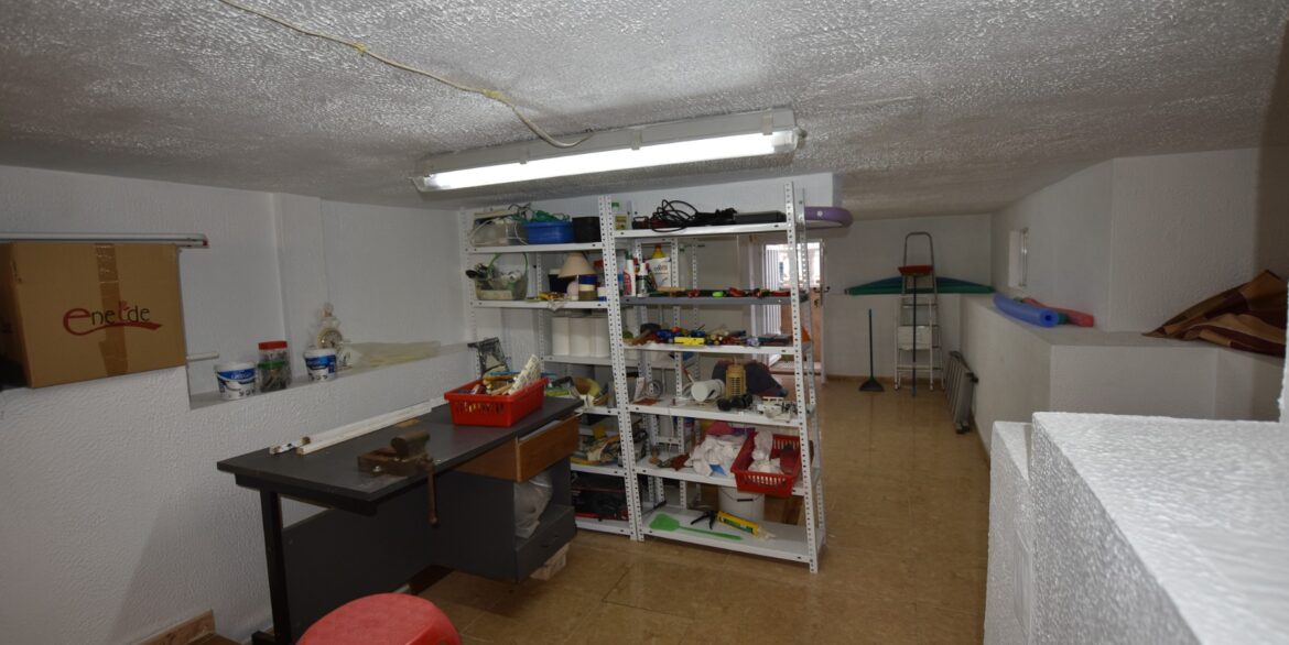 o_1jb0egti11bbgqg611s8eonai584