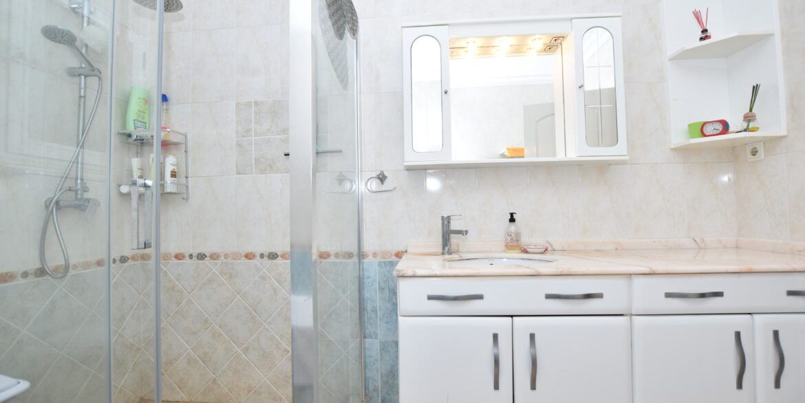 o_1jb0egti19ull5b1svq18if1cvg7c