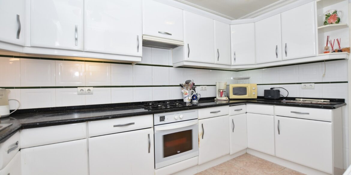 o_1jb2cfhtt1805eav1og51ucd1pnf1m