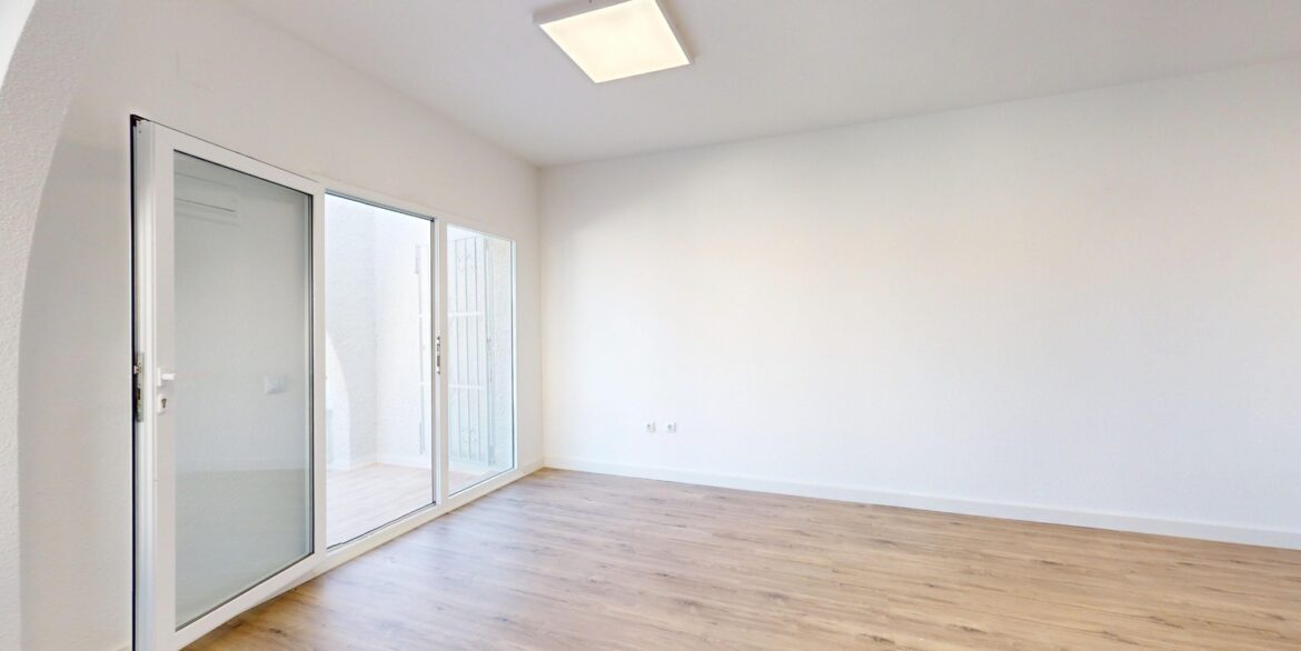 o_1jbi6b15o1a67uo1ijo2f5168v20