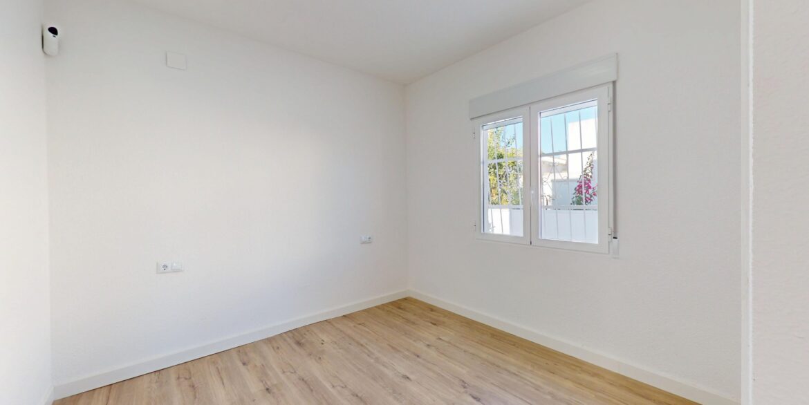 o_1jbi6b15otpcjpe7br1tvk1j6728