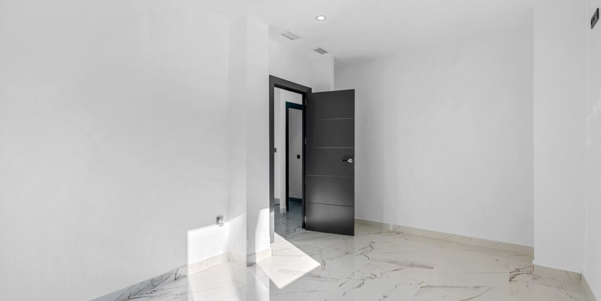 o_1jbi72flq1ar31dj8mjg1n2q1cmj3d