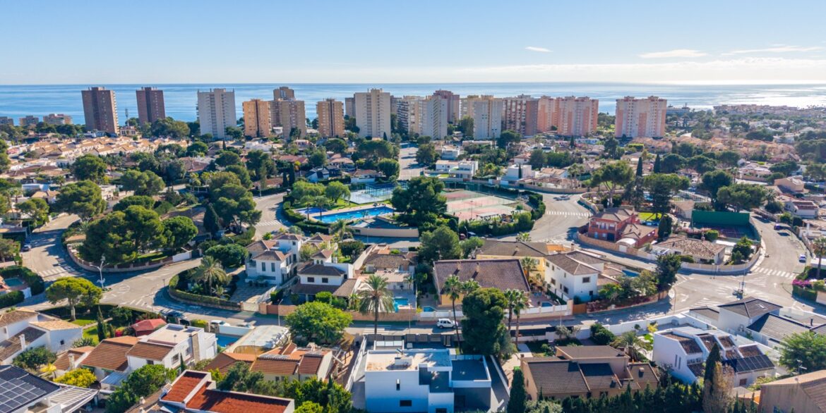 o_1jbi72flr7021f5k1uh71dm41di33t