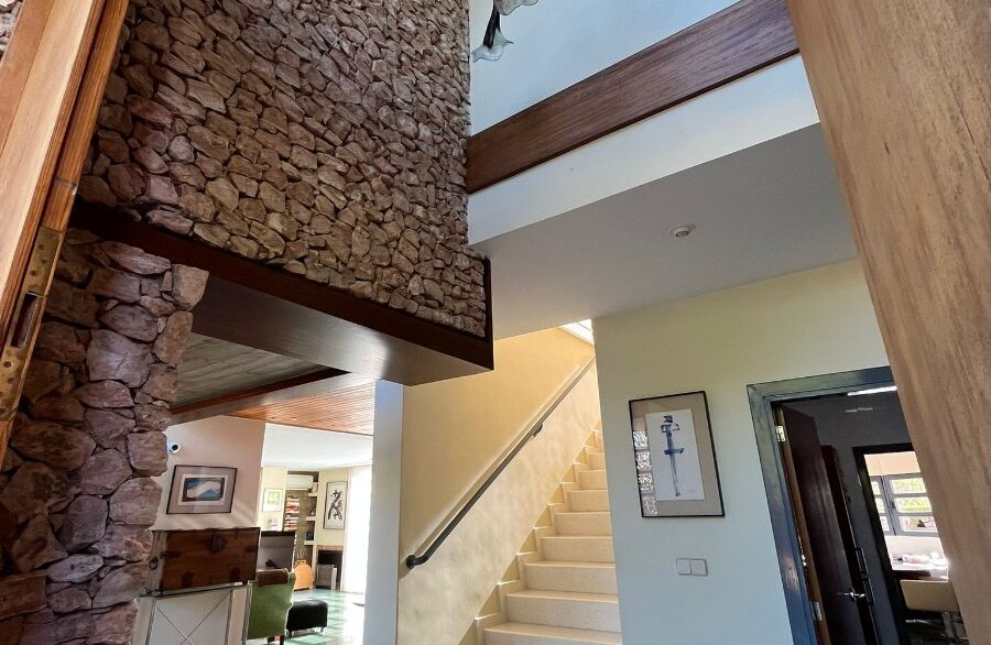 o_1jbi9gfqa5f1uk4novs3vq627