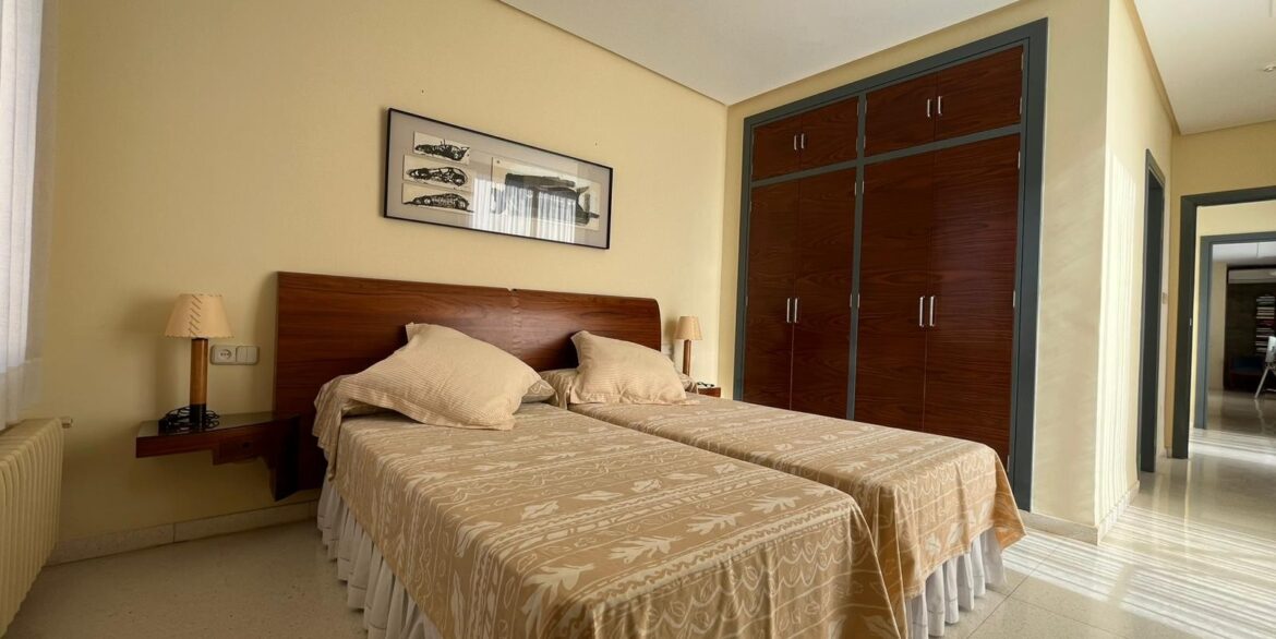 o_1jbi9gfqb1lau3cm17tc1hibi2a2i