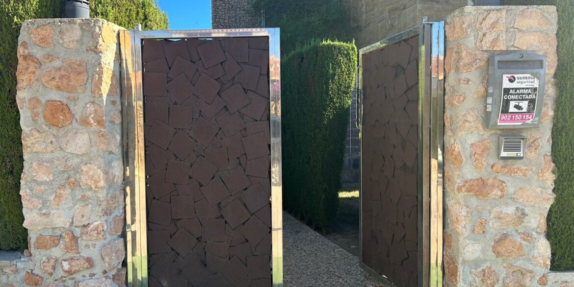 o_1jbi9gfqb1vpe1iec1aqh11bu1jov2q