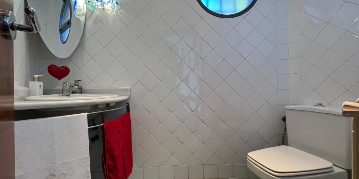 o_1jbi9gfqb4vs1h3i1dvl5kjm032f