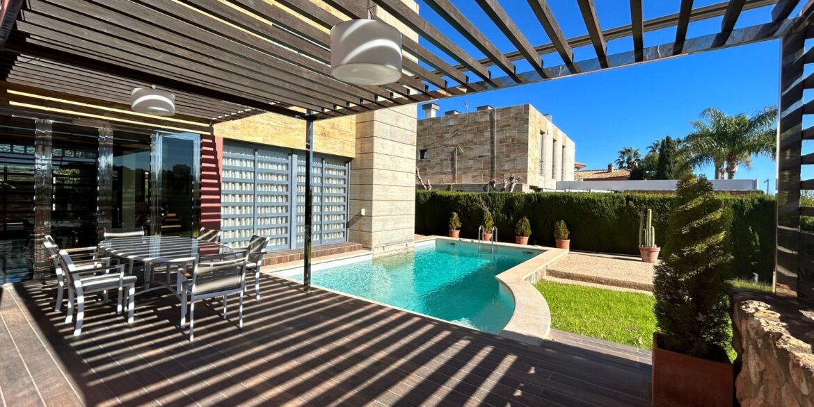 o_1jbi9gfqb686icrbhgn9a2r72k