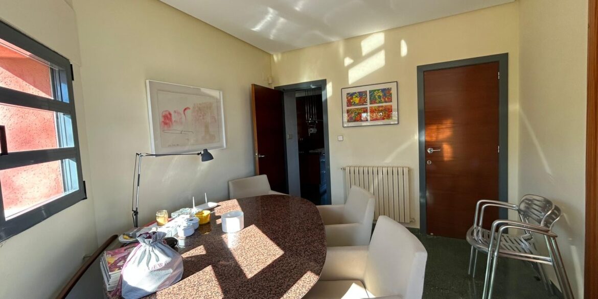 o_1jbi9gfqbi4v1uf21aq41ddm1ulh2e