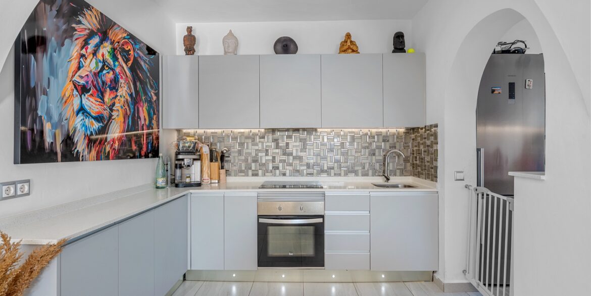 o_1jbkp8sda7ud1pg9ti91i271tb32n