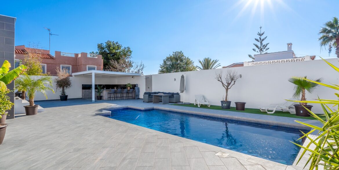 o_1jbkp8sdbgl01jaj1kcu34i1cie3d