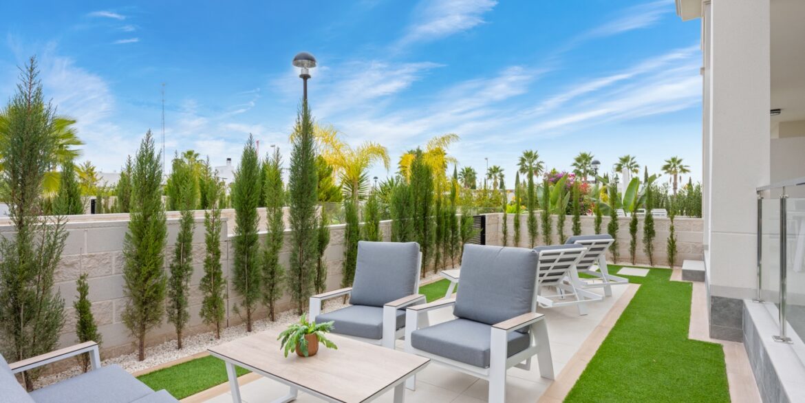 o_1jc1uejft154d1gin8tj145ca6136