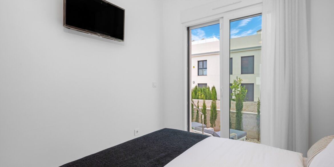 o_1jc1uejftlpche01fmmcga1ibj2r