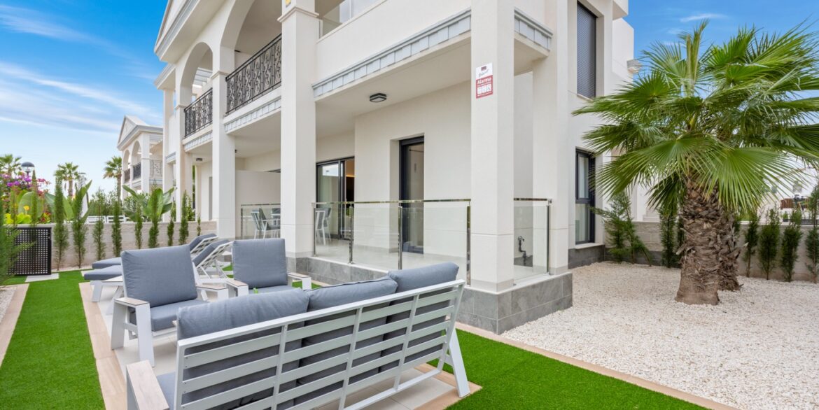 o_1jc1uejftt2s184t1uoq4m03ah33