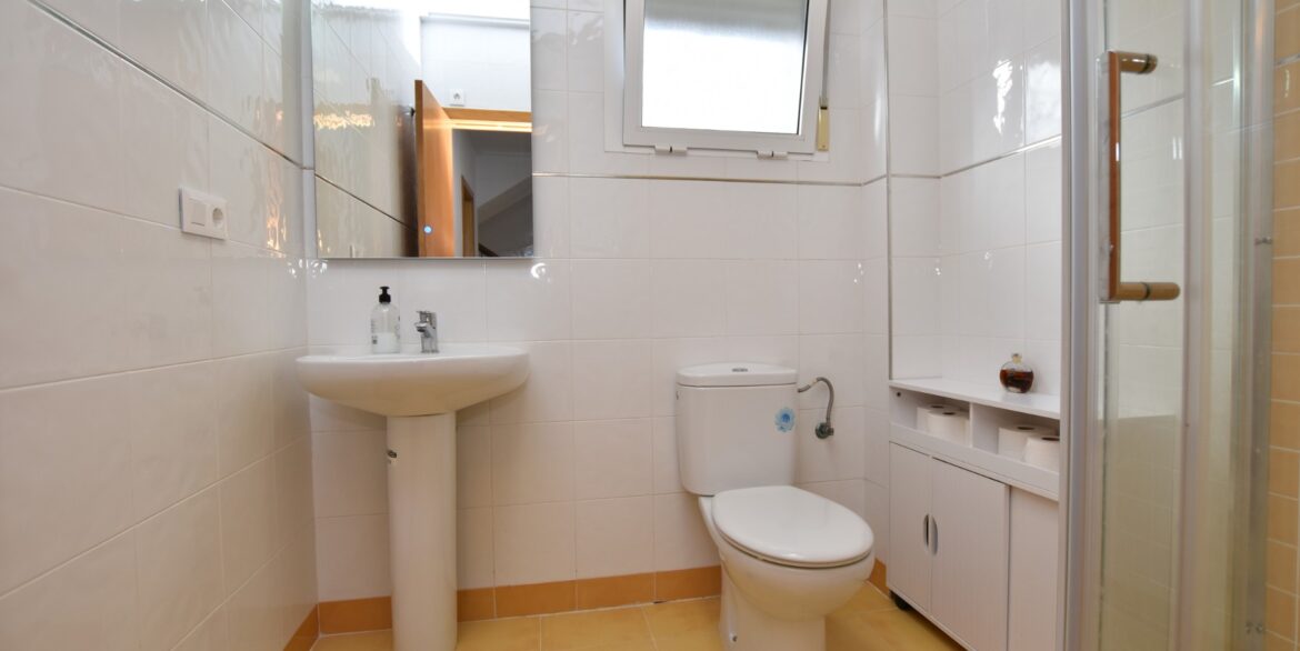 o_1jc6pvnel1p6010nio7m1hug32647