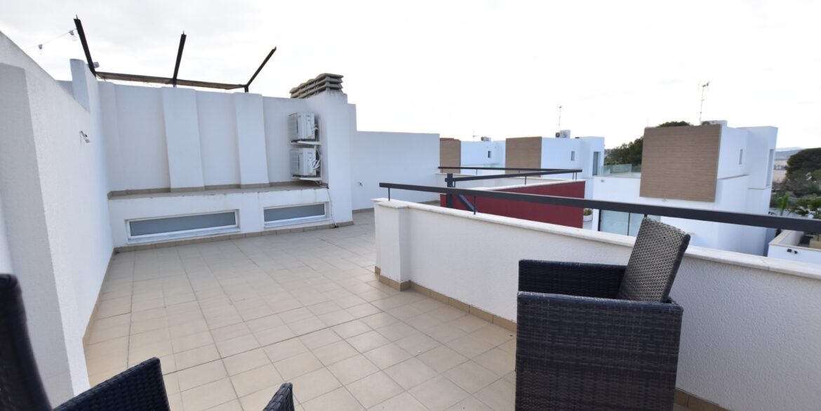 o_1jc6pvnem1ojgh171rbj7hh20e56