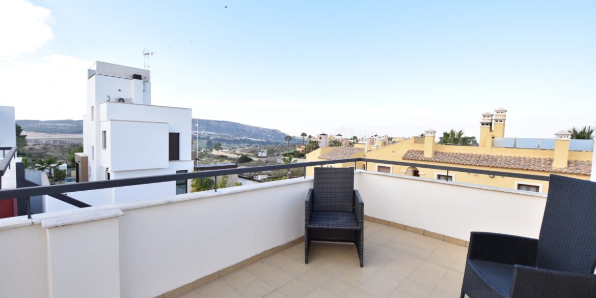 o_1jc6pvnemcb91so01vsahpjufg55