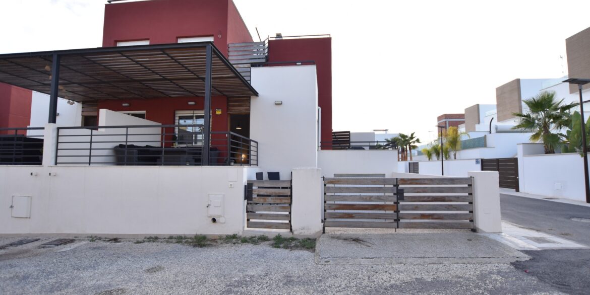 o_1jc6pvnemoig9uc1pme2og1hia5t