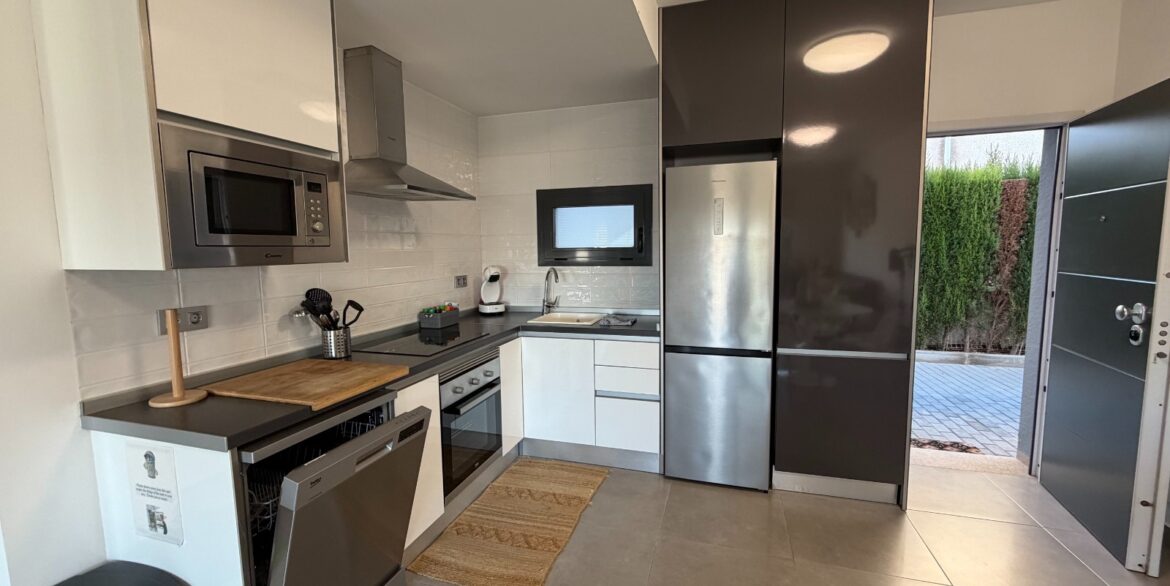 o_1jchde1j61qqt1hkta10re81ct322