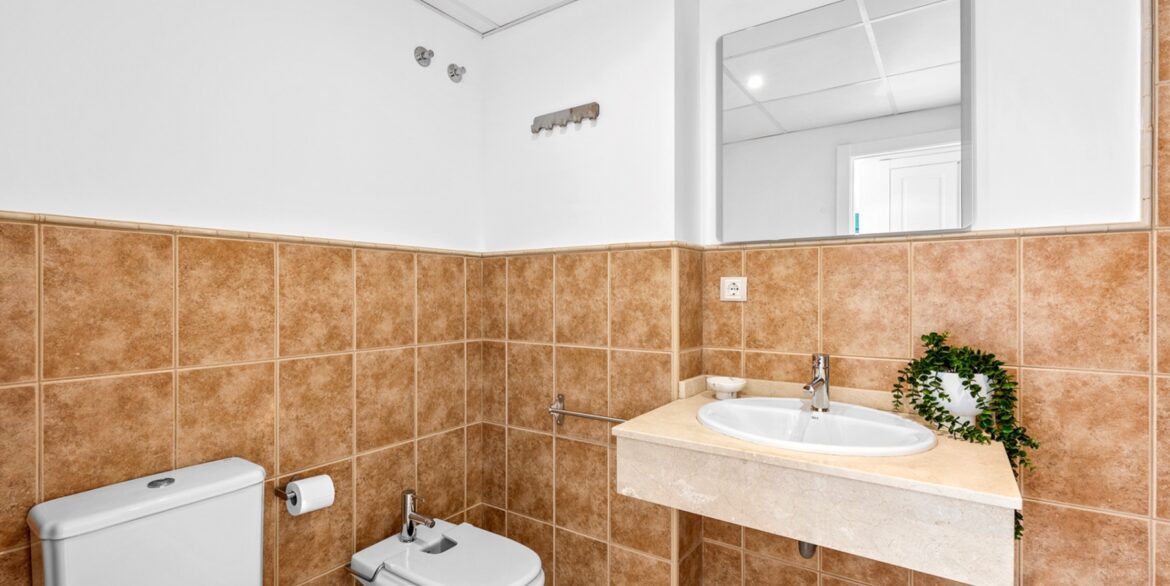 o_1jcki67vkv071inmj9112vd4663c