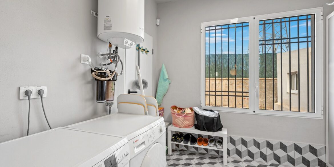 o_1je7lv8jb1t839up16dc1vhcjid3t