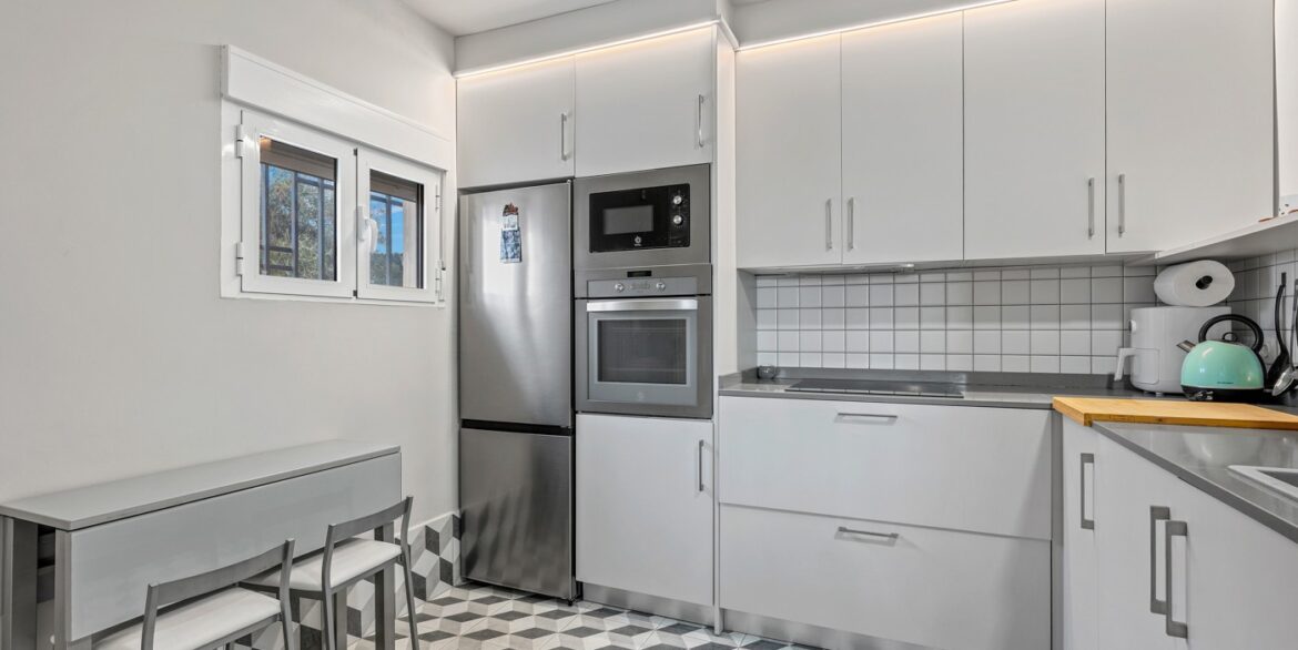 o_1je7lv8jb5b5vt4u73155n1euk37