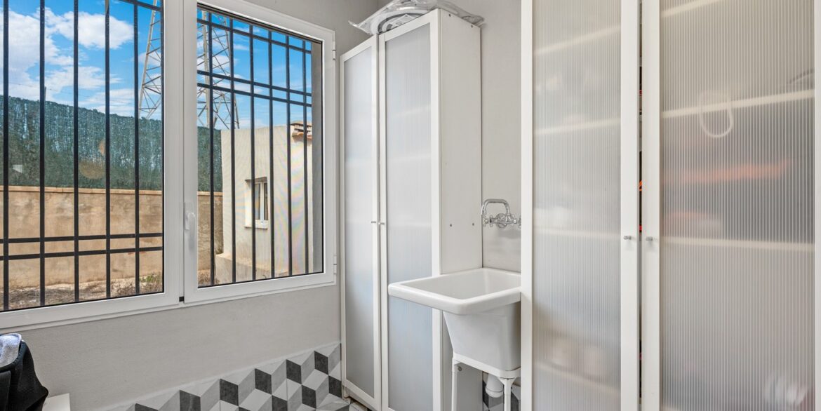 o_1je7lv8jbh7g1c6v1lmm1uiioq43b