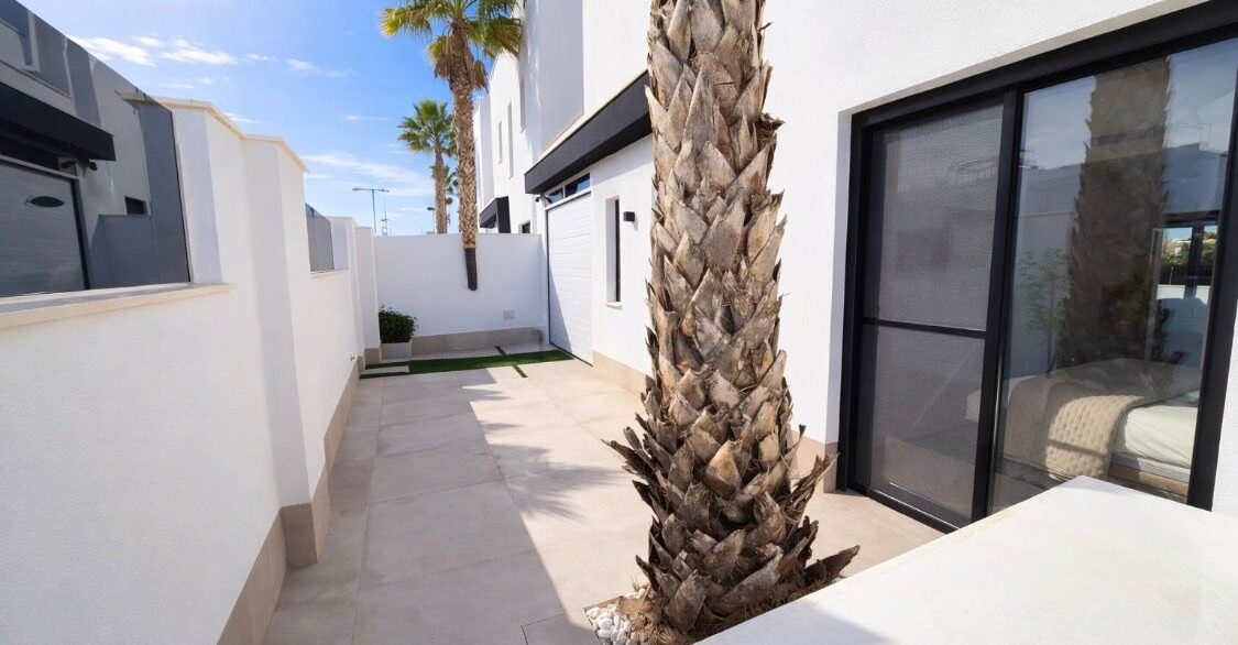 o_1jeor34va1ca11oer19hik4co9t1m