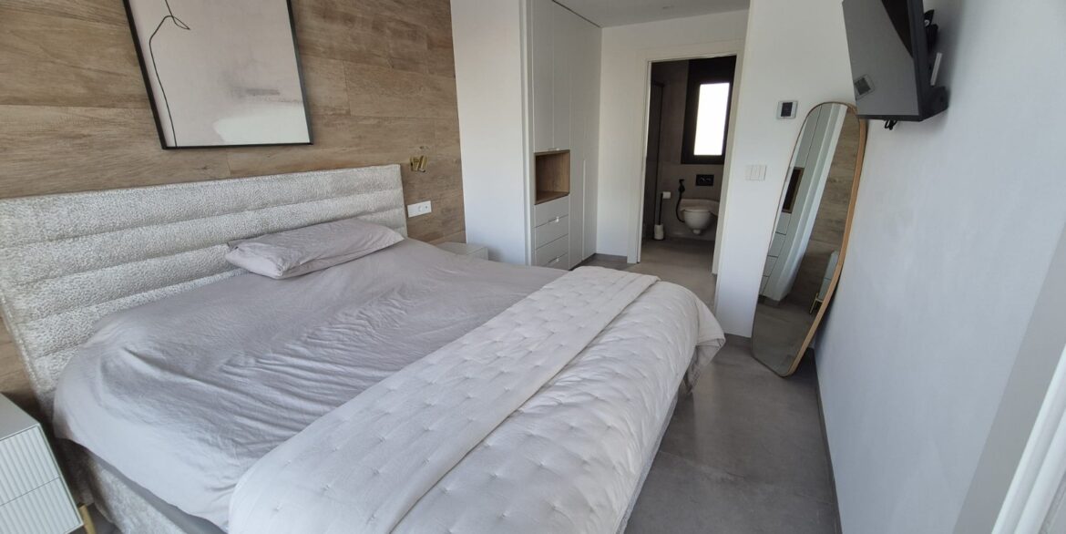 o_1jeorklip1u71srqnv2q1r1krv30