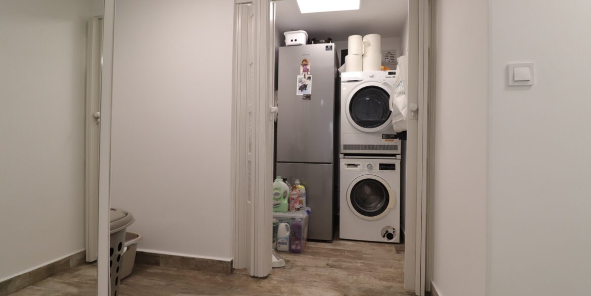 o_1jf13njr9uu7v11g42bdv1ht937