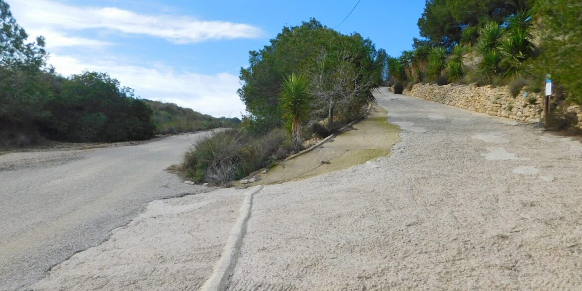 o_1jfg9oj23105h1da112s32pe41u2j