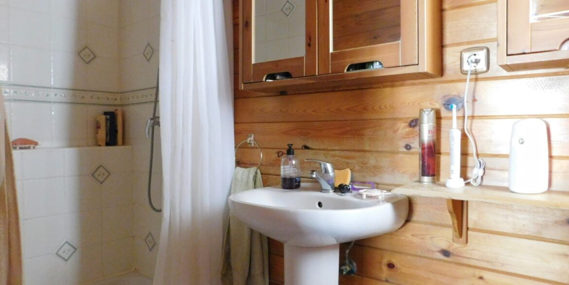 o_1jfg9oj238ibbsb1d1i1u1ebs3i