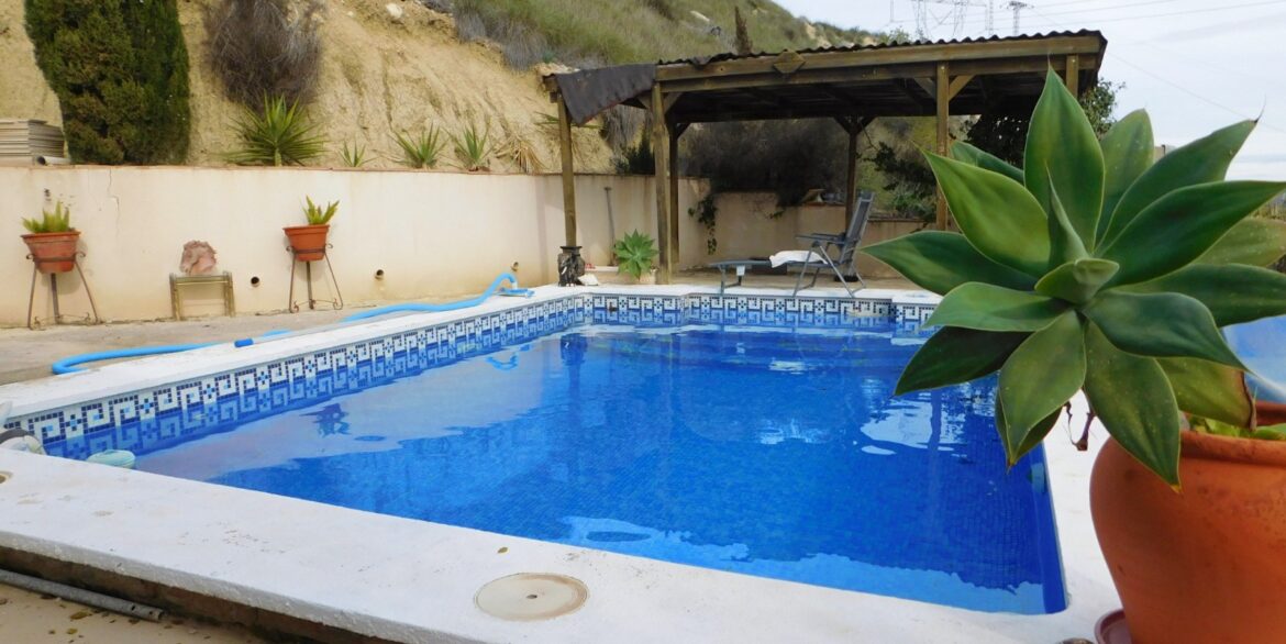 o_1jfg9oj23bgs1for1tv4qlvdg52u