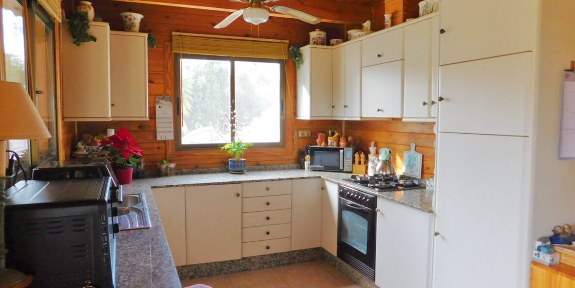 o_1jfg9oj23fc81atitml8k2bba3a