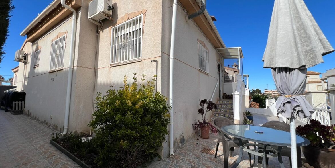 o_1jfsoqqj018r9ivq1nb51mmh18ug24