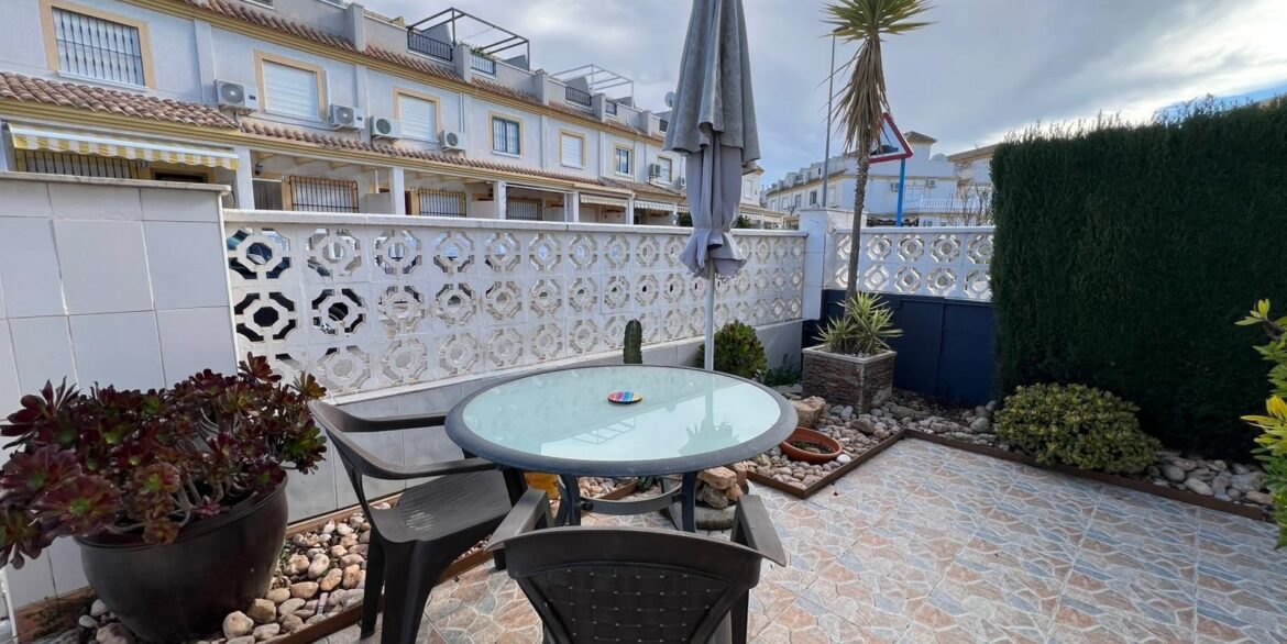 o_1jfsoqqj01eoq6231jkh1jq8vog23