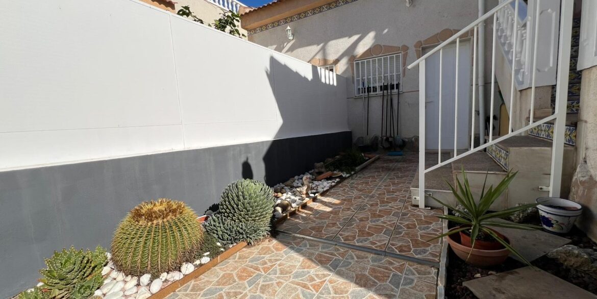 o_1jfsoqqj1scq0hepisvguk62a