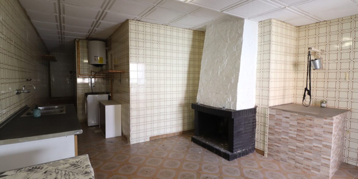 o_1jftehl7l184q2kg1mc1lt316b425