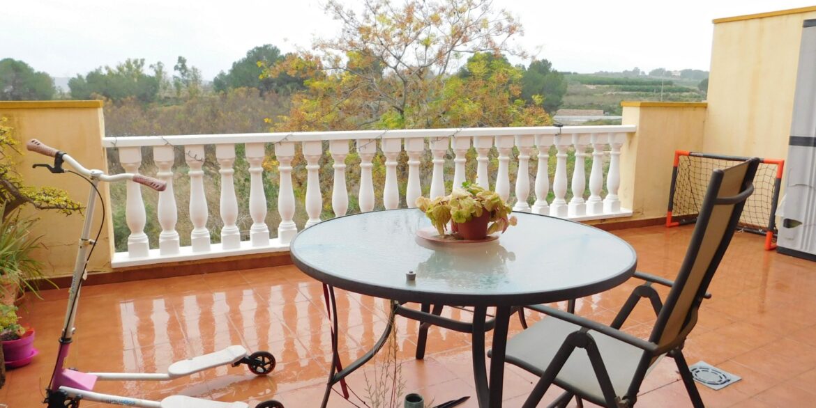 o_1jg2a7ilg1lc1uad41813ir1hgh2f