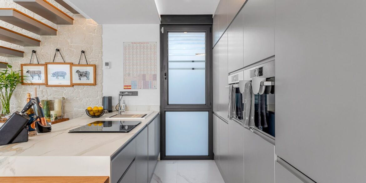 o_1jg4tva2d52phbl2qt2l02o2h