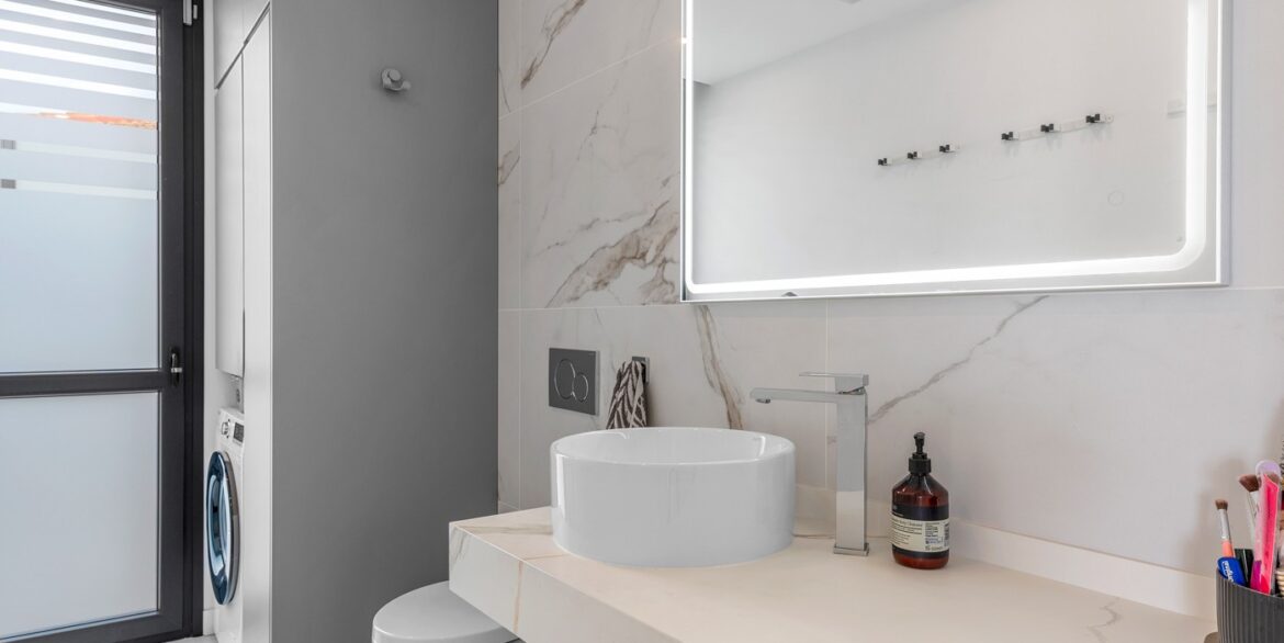 o_1jg4tva2de3eqcr18dm5u1huo2f