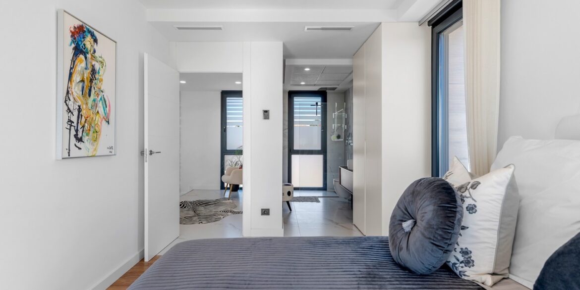 o_1jg4tva2e1gg9105ncr6alp5c31