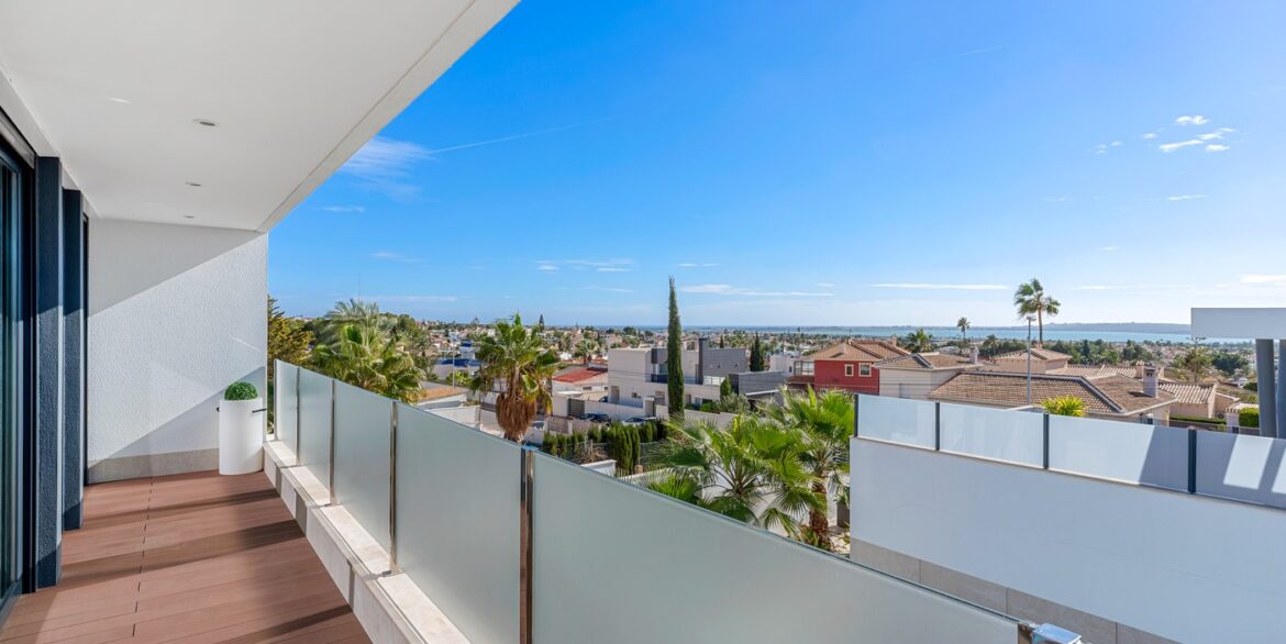 o_1jg4tva2ev66bvt1mnuu091v2m34