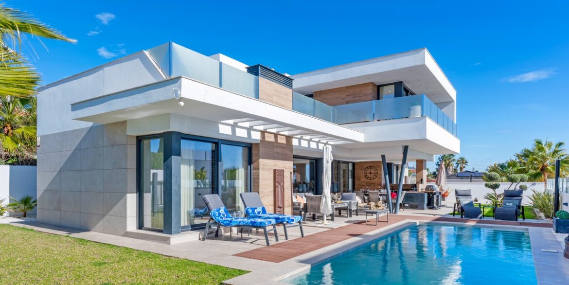 o_1jg4un2q7eji19drjc1hub12d31h