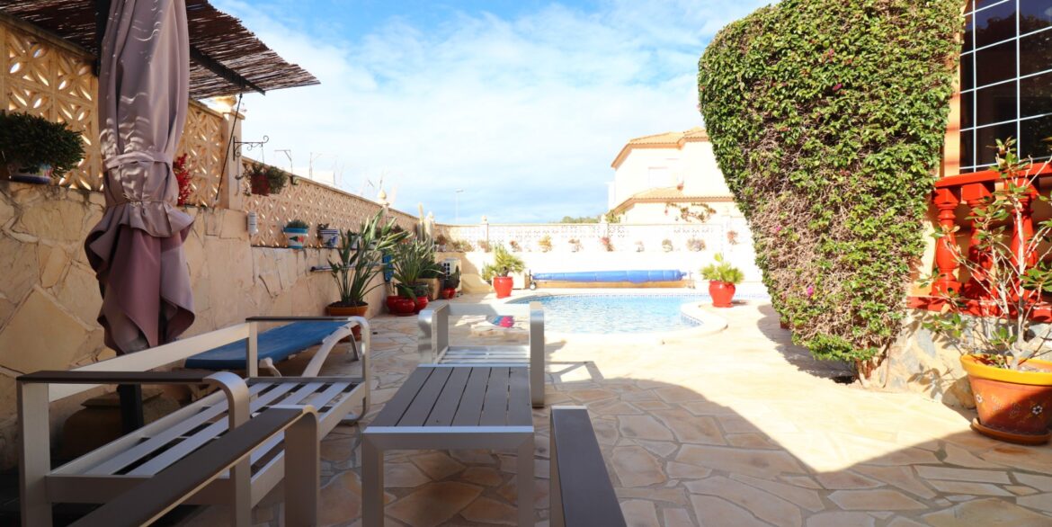 o_1jg7pqba78ua1va21fhu1ngk1a922m