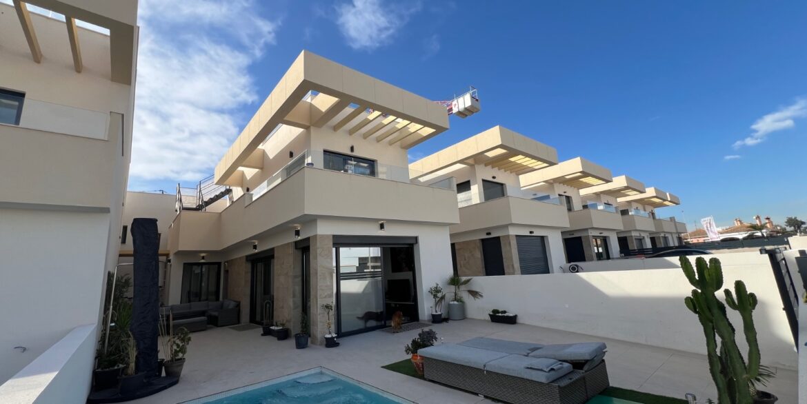 o_1jgf2updp14gv9vs1kdq1dk66hh1g