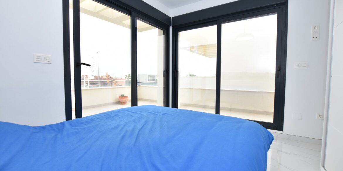 o_1jgf86lgu1f2a1to8sph10bs1dr44b