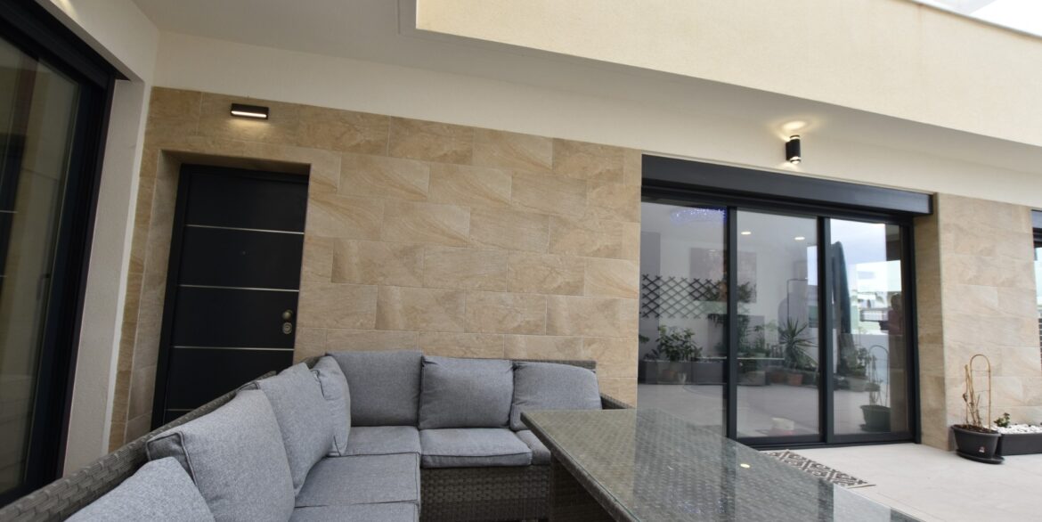 o_1jgf86lgu1se2u3u1g931lgr1664t