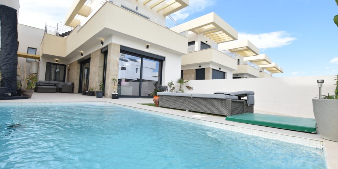 o_1jgf86lgufrn1vc71b8i1dm41tl554